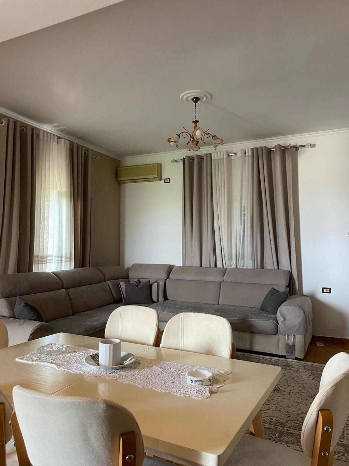 Guest House Ilir 培拉特 外观 照片